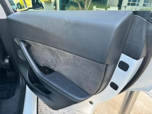 Used 2024 Tesla Model Y Long Range RWD image 15