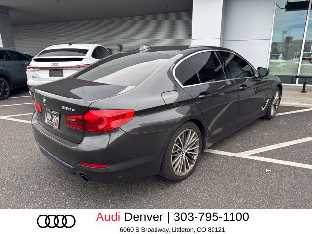 Used 2020 BMW 530e xDrive w/ Convenience Package AWD/4WD image 3