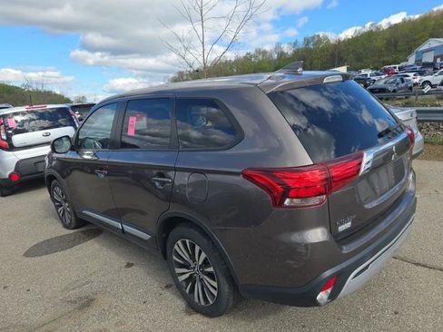 Used 2019 Mitsubishi Outlander SE AWD/4WD image 3
