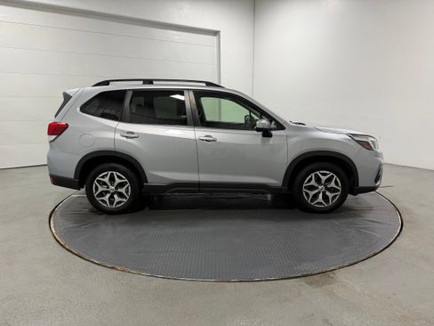 Used 2019 Subaru Forester Premium image 33