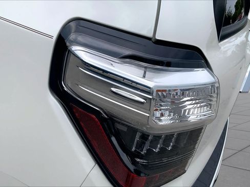 Used 2018 Toyota 4Runner Limited AWD/4WD image 29