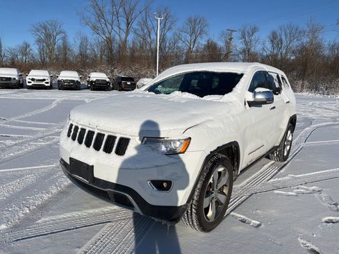 Used 2015 Jeep Grand Cherokee Limited w/ Luxury Group II image 2