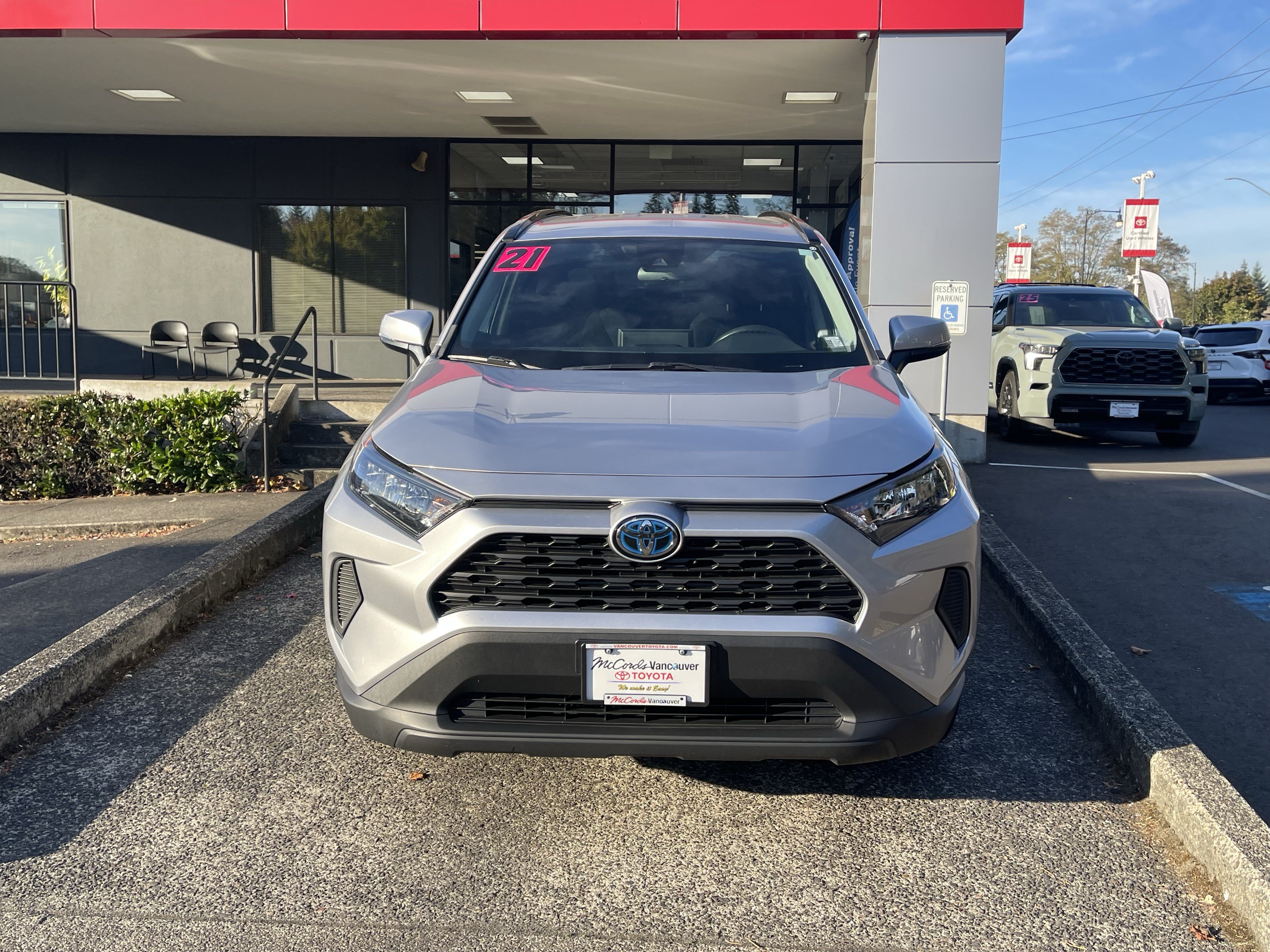 Certified 2021 Toyota RAV4 LE AWD/4WD image 3
