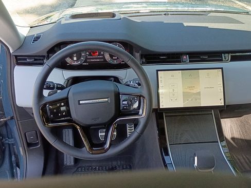 Used 2024 Land Rover Range Rover Evoque Dynamic SE AWD/4WD image 12