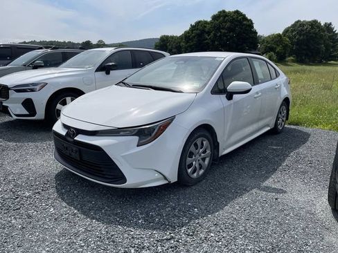 Used 2023 Toyota Corolla LE w/ Carpet Mat Package (TMS) FWD image 2