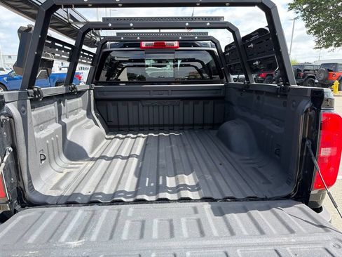 Used 2022 Chevrolet Colorado ZR2 AWD/4WD image 14