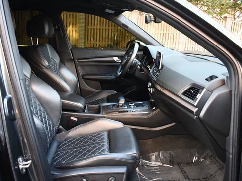 Used 2018 Audi SQ5 Premium Plus w/ S Sport Package image 29