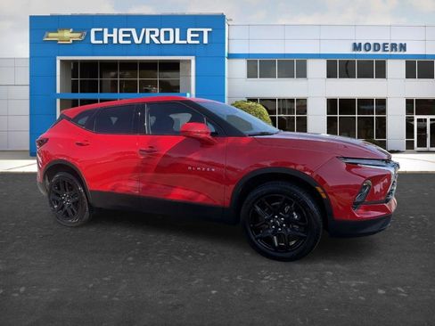 Used 2023 Chevrolet Blazer LT FWD image 6