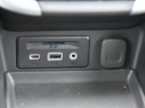 Used 2024 GMC Terrain SLT image 26