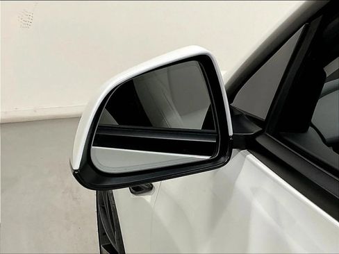 Used 2022 Tesla Model 3 Long Range AWD/4WD image 40