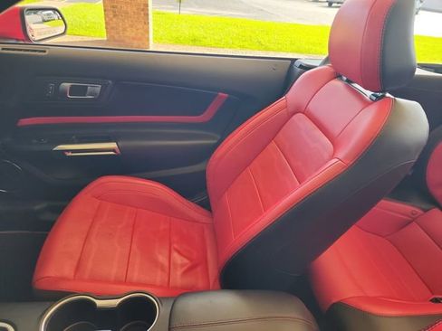 Used 2022 Ford Mustang GT Premium w/ GT Performance Package RWD image 18