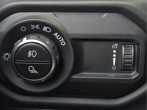 New 2025 Jeep Gladiator Sport image 16