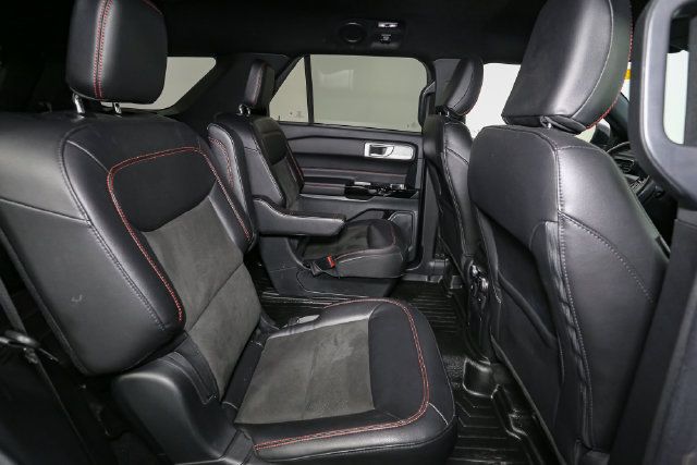 Used 2023 Ford Explorer ST-Line AWD/4WD image 19