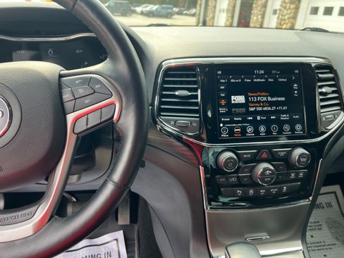 Used 2021 Jeep Grand Cherokee Laredo X AWD/4WD image 15