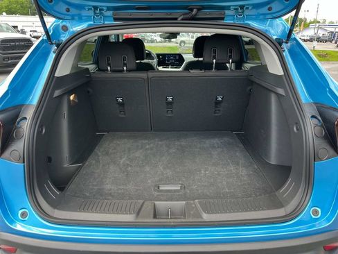 Used 2025 Chevrolet Trax LS image 17