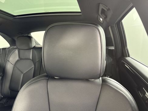 Certified 2024 Porsche Macan AWD/4WD image 41