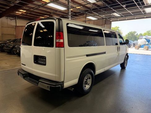 Used 2024 Chevrolet Express 3500 LT w/ LT Preferred Equipment Group RWD image 5