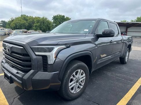 Used 2022 Toyota Tundra SR5 AWD/4WD image 16