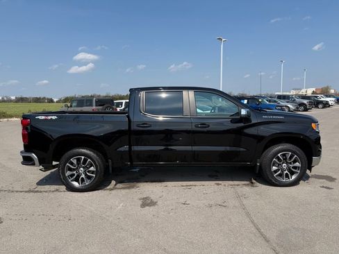 Used 2024 Chevrolet Silverado 1500 LT image 17