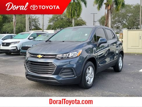 Used 2021 Chevrolet Trax LS image 1