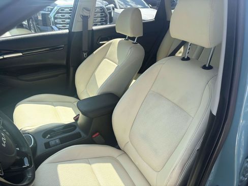 Used 2024 Kia Seltos SX w/ SX Sunroof Package AWD/4WD image 17