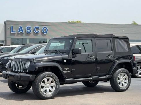 Used 2018 Jeep Wrangler Unlimited Sahara AWD/4WD image 1