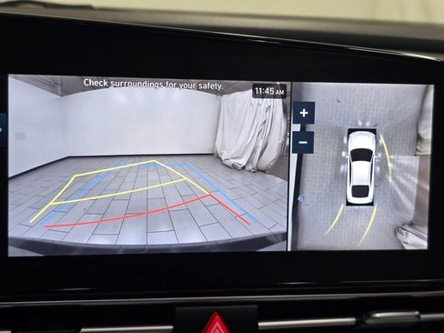 Used 2024 Hyundai Elantra Limited image 6