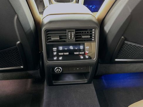 Certified 2025 Porsche Cayenne Coupe image 25