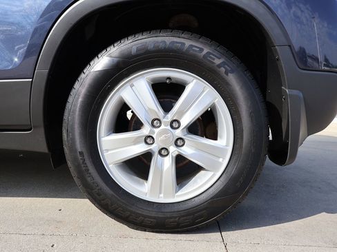 Used 2019 Chevrolet Trax LT w/ LT Convenience Package FWD image 34