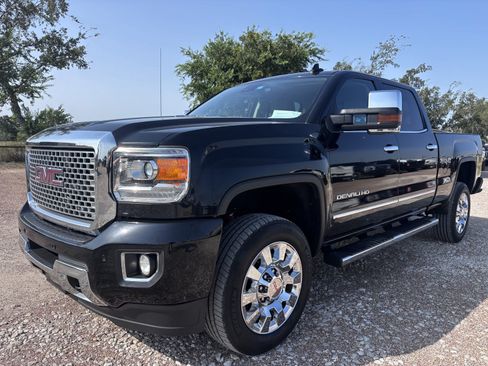 Used 2015 GMC Sierra 2500 Denali w/ Duramax Plus Package AWD/4WD image 1