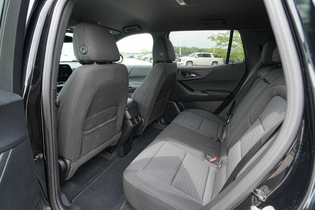 Used 2026 Chevrolet Equinox LT AWD/4WD image 19