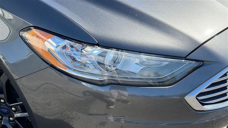 Used 2018 Ford Fusion SE w/ Equipment Group 201A FWD image 11
