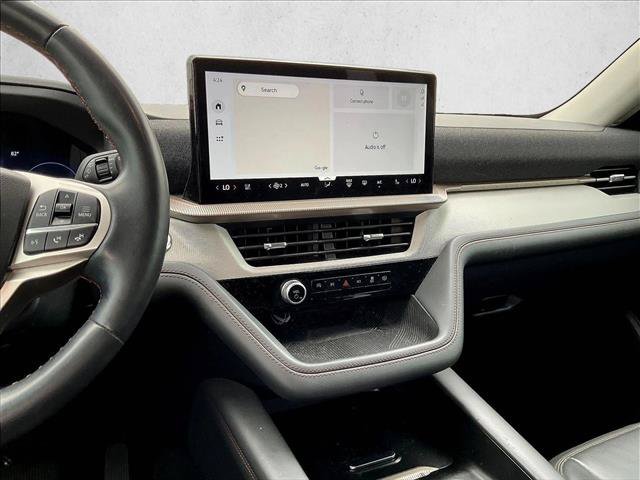 Used 2025 Ford Explorer Active w/ Active Comfort Package RWD image 6