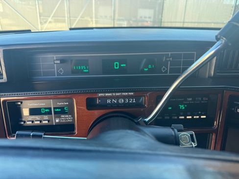 Used 1993 Cadillac Fleetwood image 13