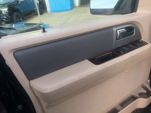 Used 2014 Ford Expedition XLT w/ Equipment Group 202A image 18