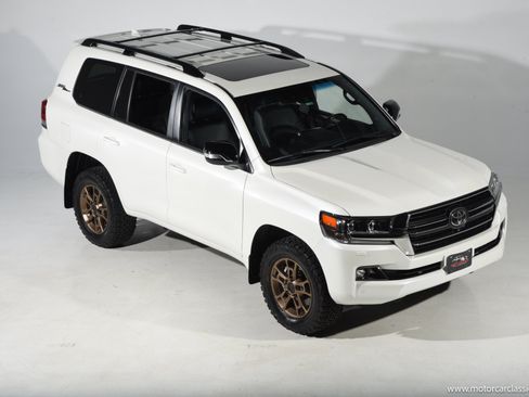Used 2021 Toyota Land Cruiser Heritage Edition AWD/4WD image 7