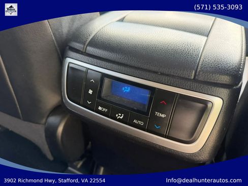 Used 2019 Toyota Highlander Plus AWD/4WD image 15