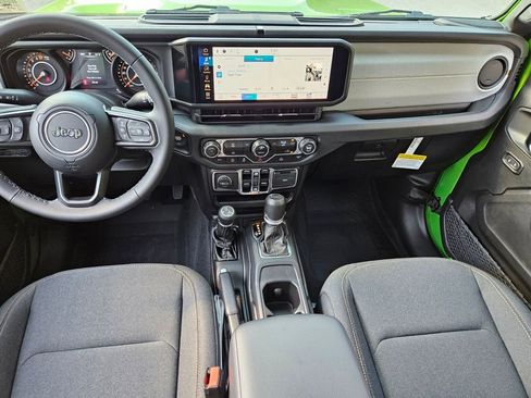 New 2025 Jeep Gladiator Sport image 8
