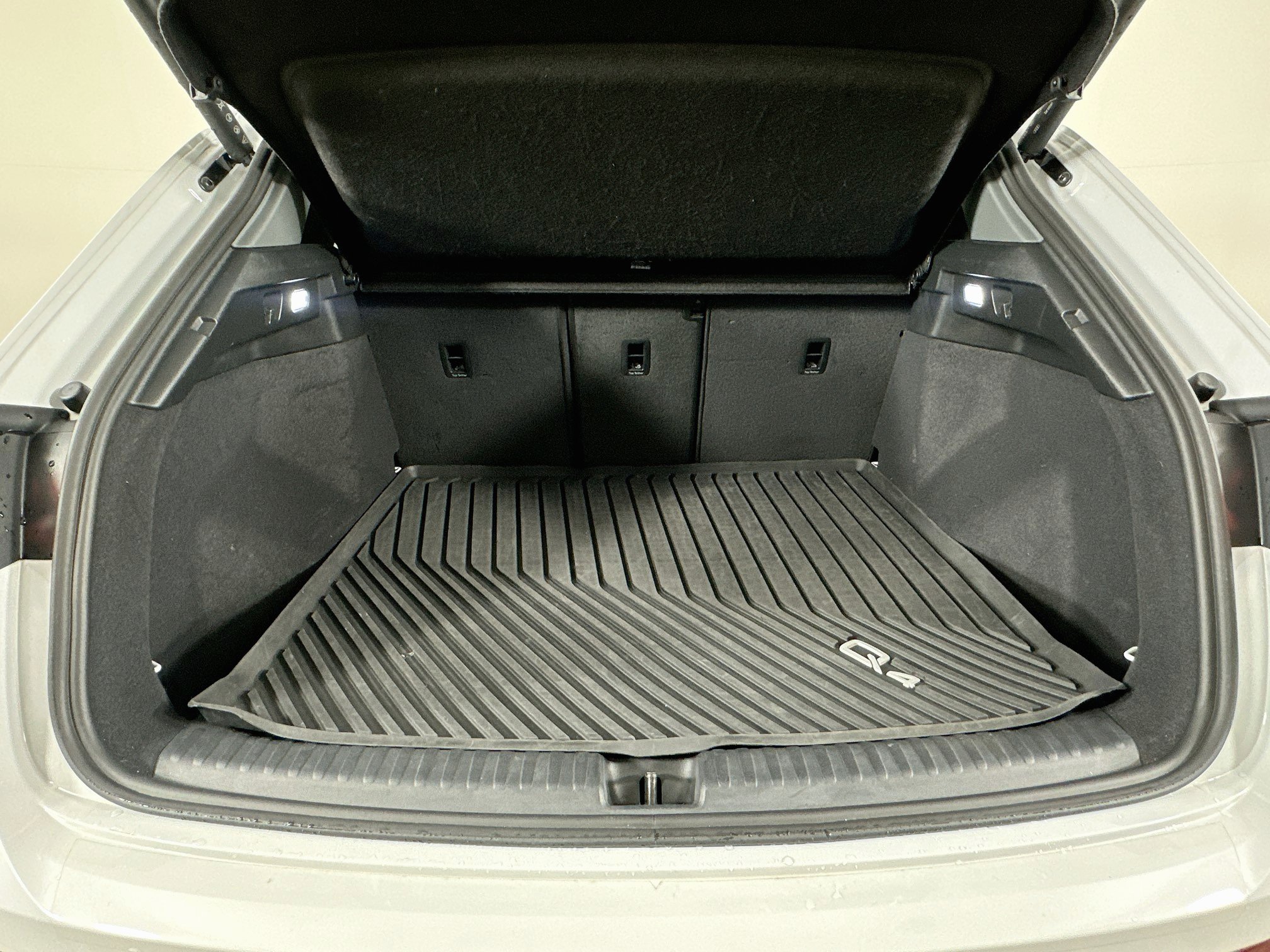 Used 2023 Audi Q4 e-tron Premium Plus w/ Premium Plus RWD image 29
