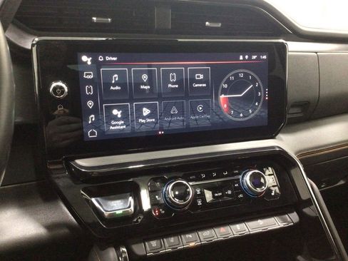 Used 2024 GMC Sierra 2500 AT4 w/ AT4 Premium Plus Package image 14