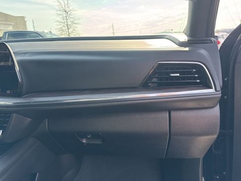 Used 2025 Chevrolet Tahoe LT image 19