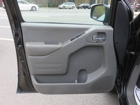 Used 2018 Nissan Frontier SV w/ Value Truck Package AWD/4WD image 22