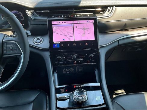 New 2025 Jeep Grand Cherokee Limited image 15