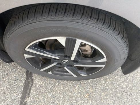 Used 2024 Nissan Sentra SV FWD image 10