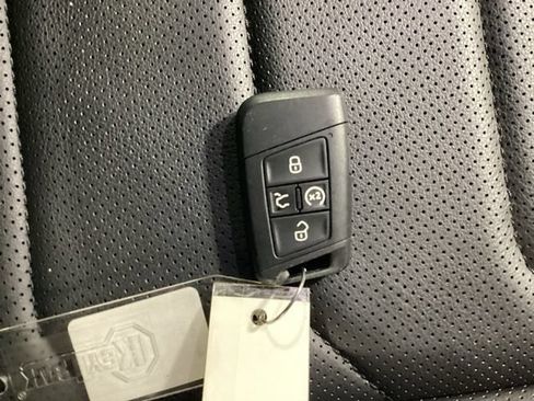 Certified 2024 Volkswagen Tiguan SEL R-Line AWD/4WD image 27