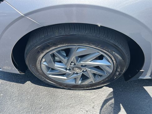 Used 2025 Hyundai Elantra Hybrid FWD image 55