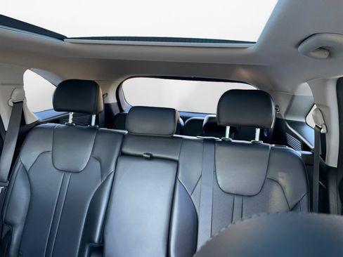 Used 2023 Kia Sorento S w/ Panoramic Sunroof Package image 15