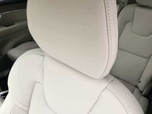 New 2026 Volvo XC90 T8 Ultra w/ Protection Package Premier image 5