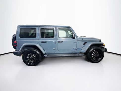Used 2025 Jeep Wrangler Unlimited Sahara AWD/4WD image 10
