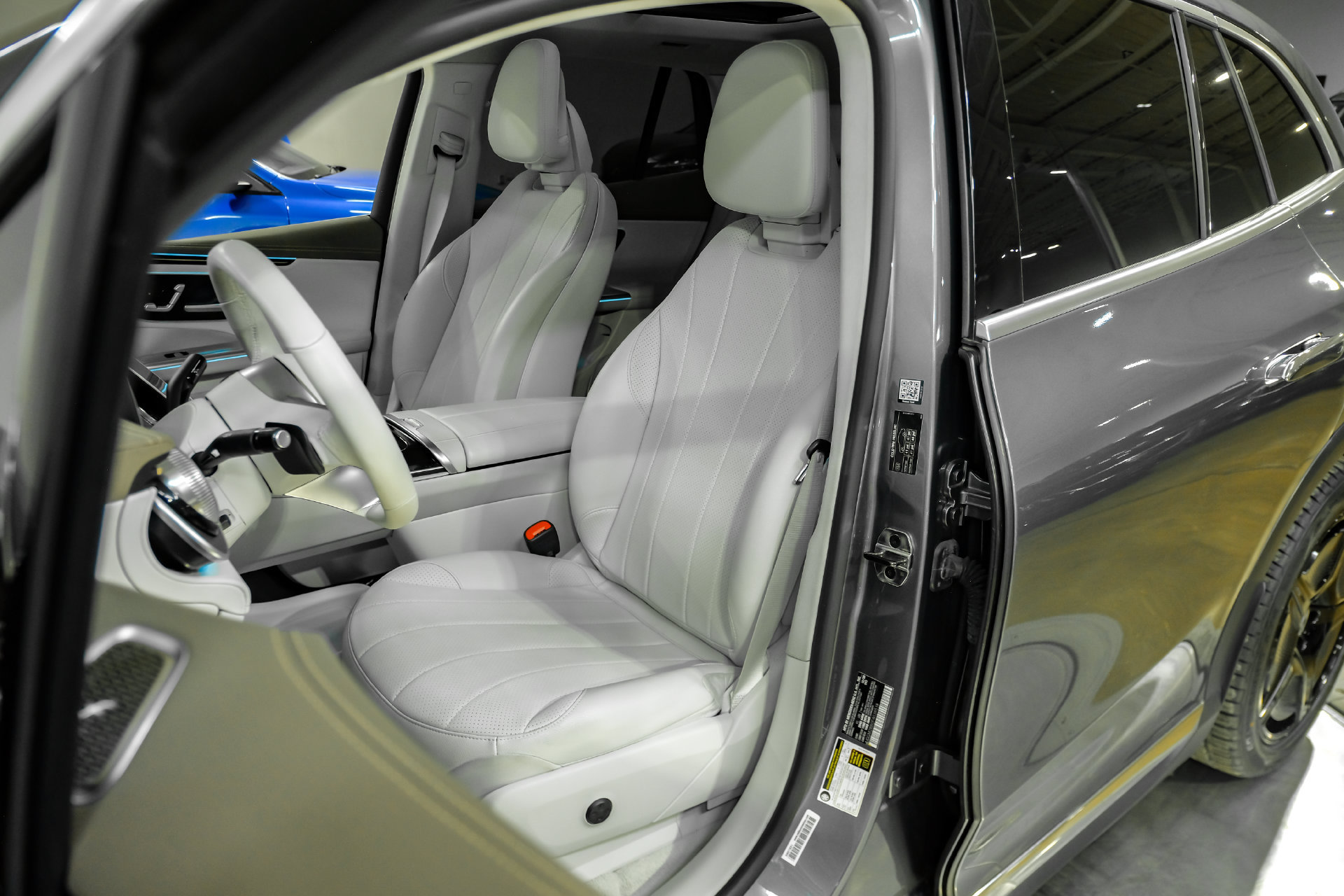 Used 2023 Mercedes-Benz EQE 350+ SUV w/ AMG Line Exterior Package image 34